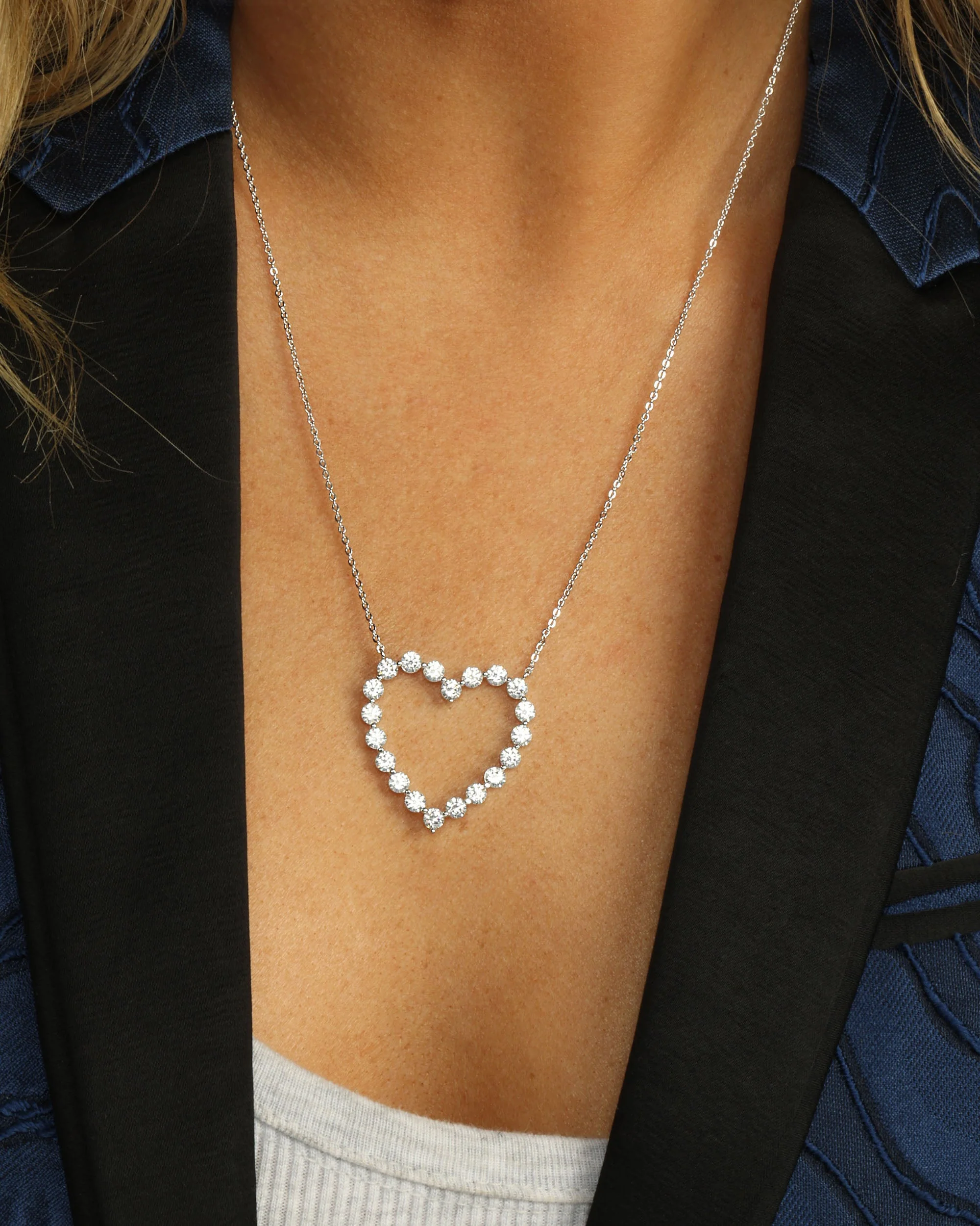 She's an Icon Heart Necklace - Silver|White Diamondettes - Image 4