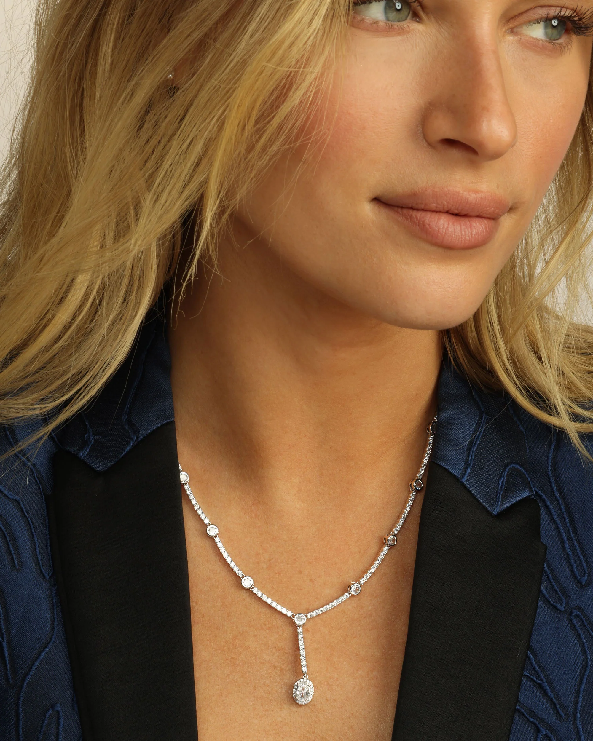 She's an Icon Lariat Necklace 18" - Gold|White Diamondettes - Image 4