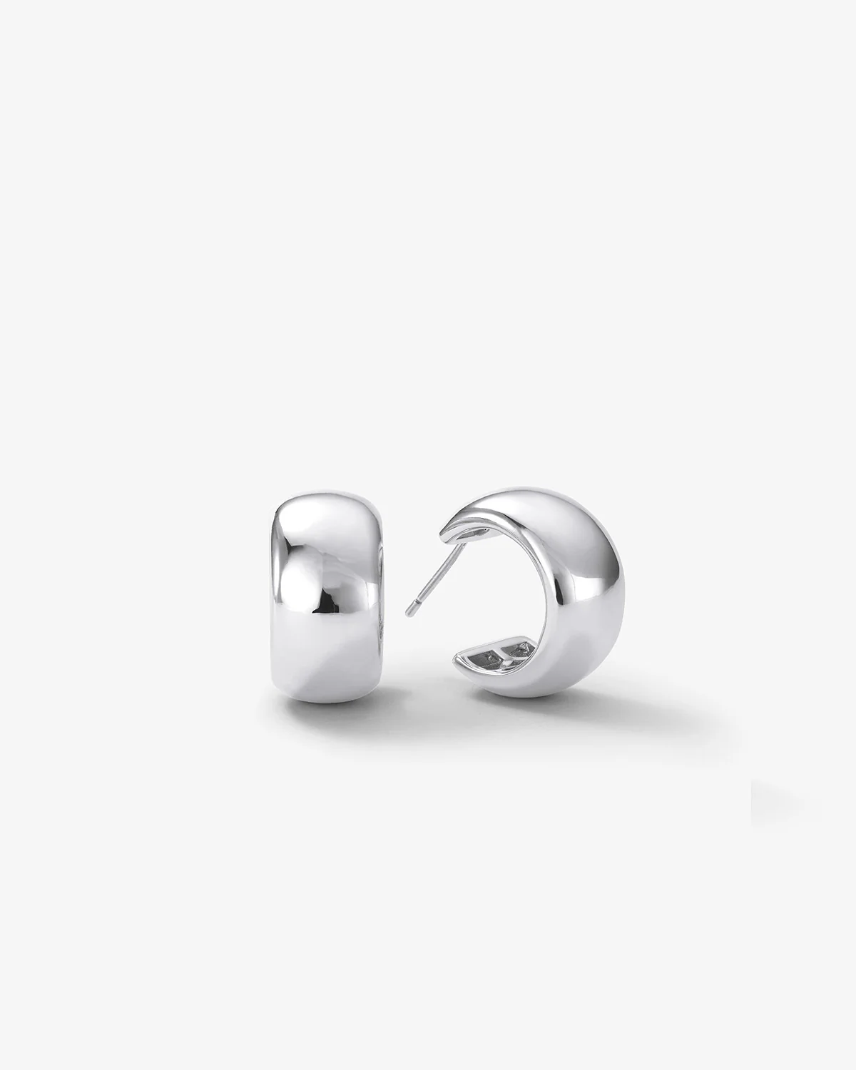 "She's So Smooth" Hoops 18mm - Silver